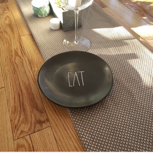 BRAND NEW Set of 4 Rae Dunn EAT plates black - Picture 4 of 6